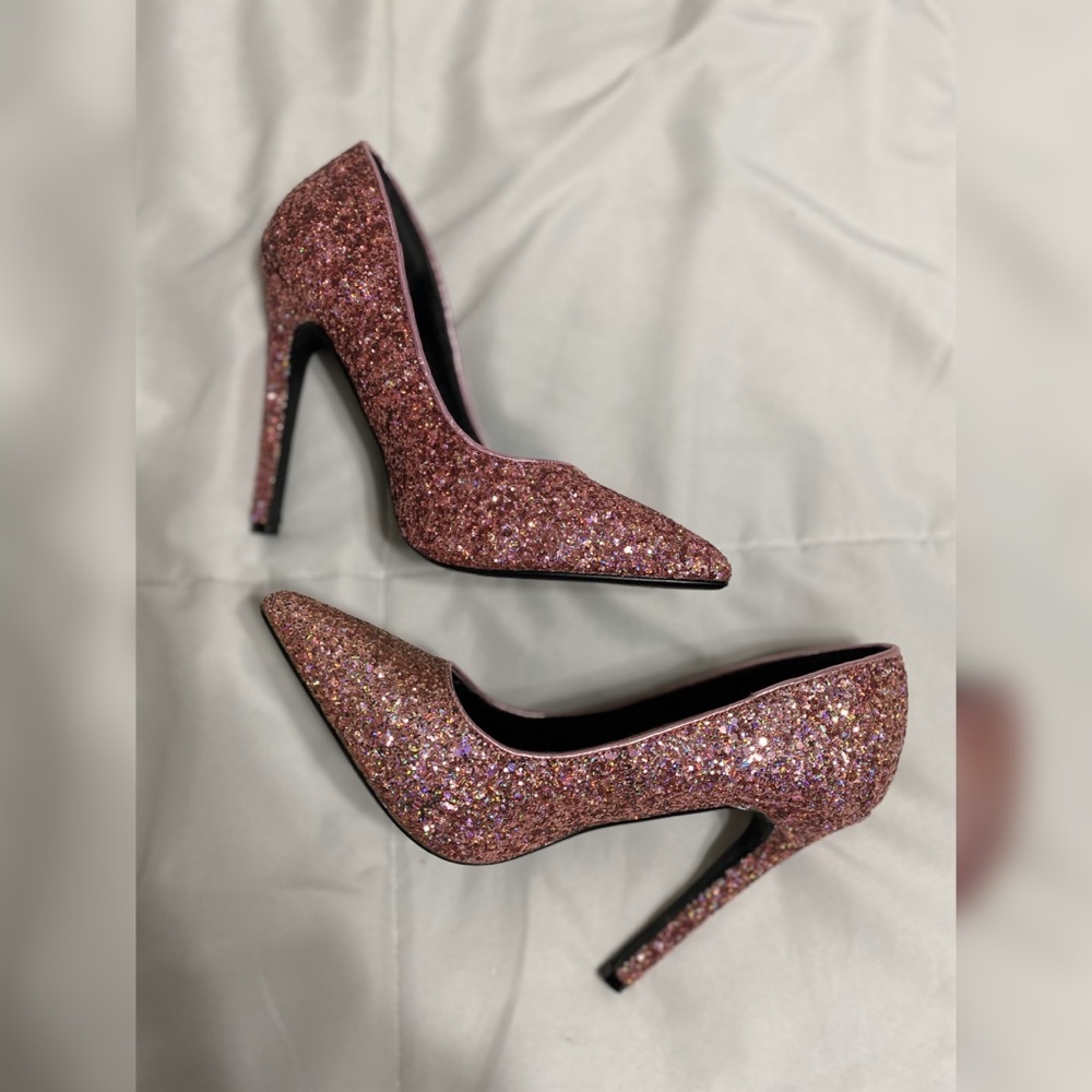 Stunning Glitter Pink Heels 💗